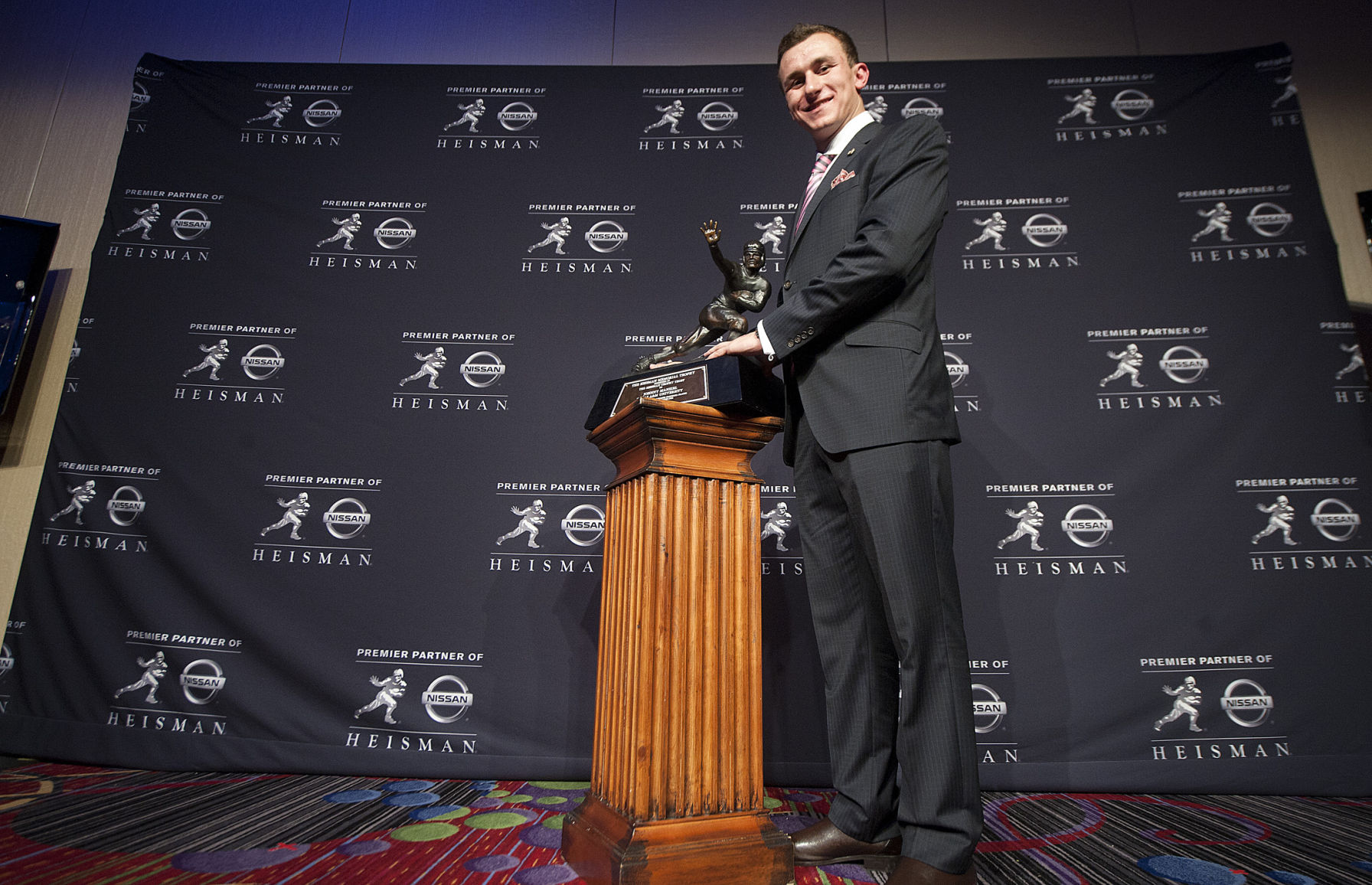 Johnny Manziel wins Heisman Trophy